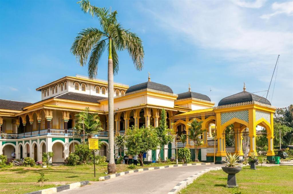 The Sulthan Darussalam Medan Exteriör bild